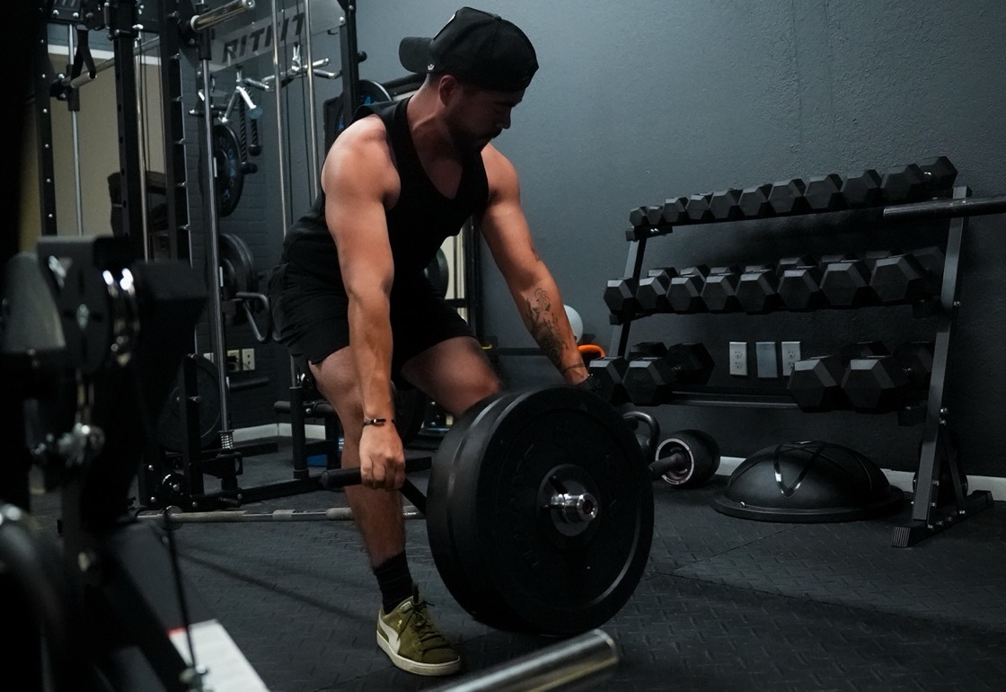 Ricardo Betancour training at Trivux Fitness